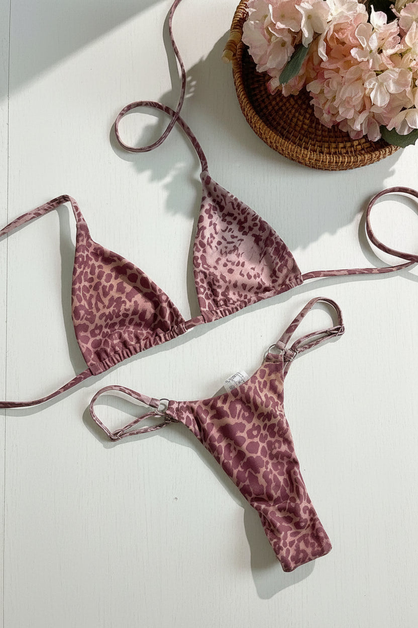women´s two-piece swimwear with tiger prints 