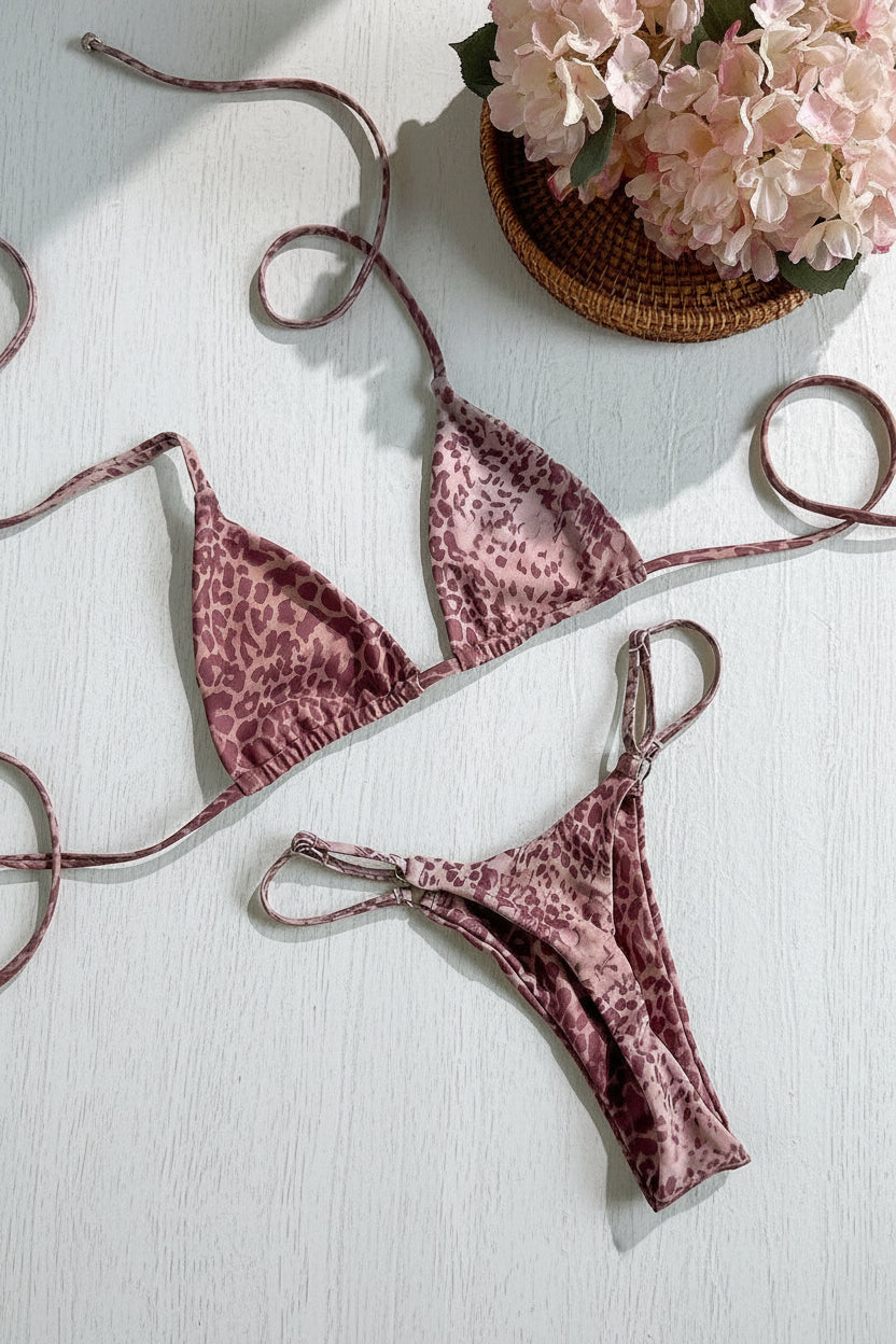women´s two-piece swimwear with tiger prints 