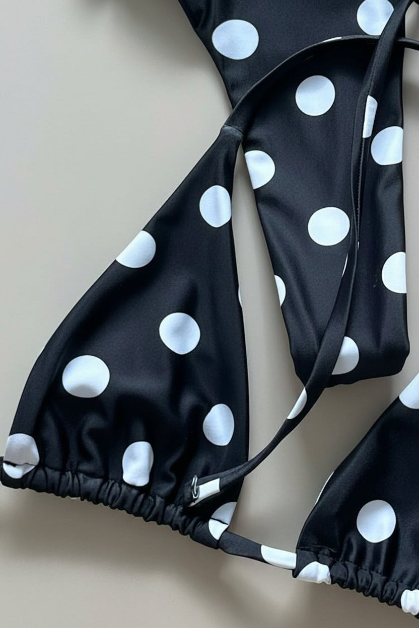 detail view of women´s black and white swimwear 